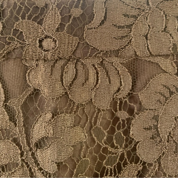 Olive green lace overlay mini skirt with side zipper and lining. - Picture 3 of 5